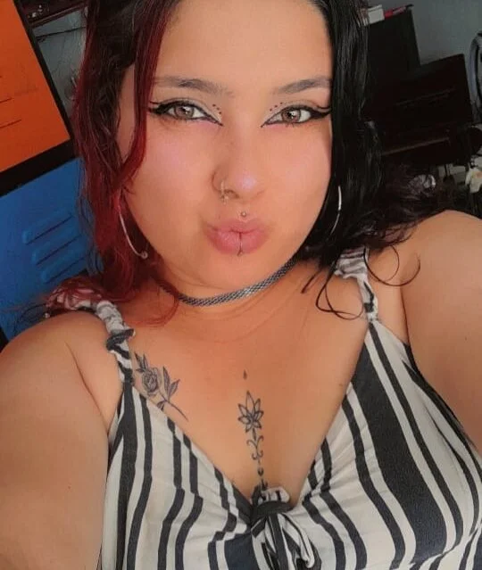 EmmieRae- offline XXX-chat