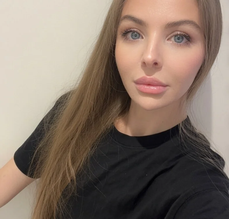 Amara_Vale offline chatrum