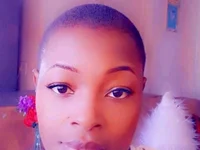 SlimRose24 élő XXX-chatje