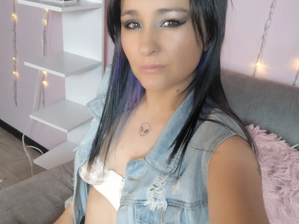 martinalopez_pinkk's Offline XXX Chat