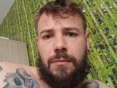 BoXXXeur Male White Striptease Webcam