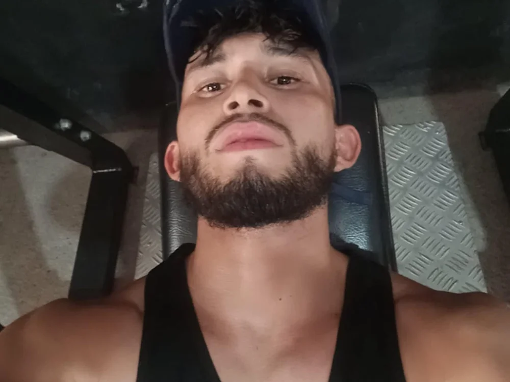 heider23_2's Offline Chat Room