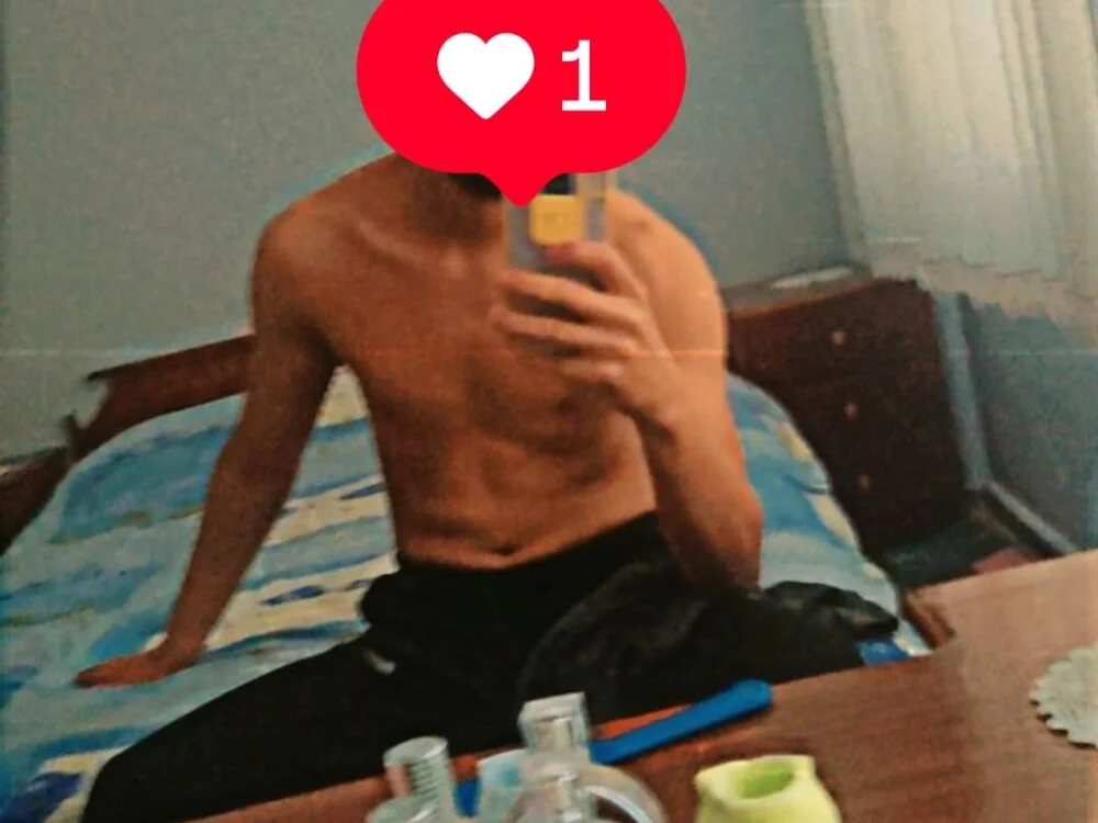 azgnmrt98 Adlı Modelin Çevrimdışı XXX Sohbeti