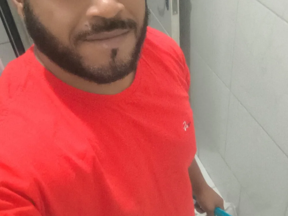 morenorj17 離線 XXX 聊天