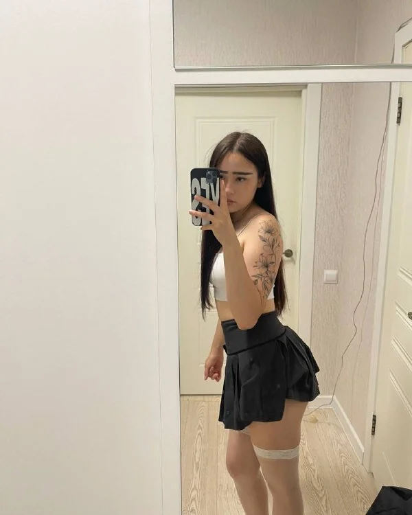 babydollalsi Offline XXX-chat