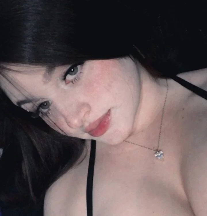 alyssa_blaze's Offline Chat Room