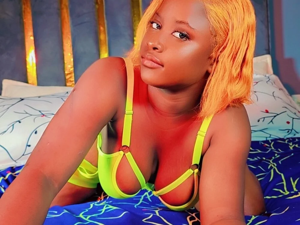 TrippleEbonyXXX's Offline XXX Chat