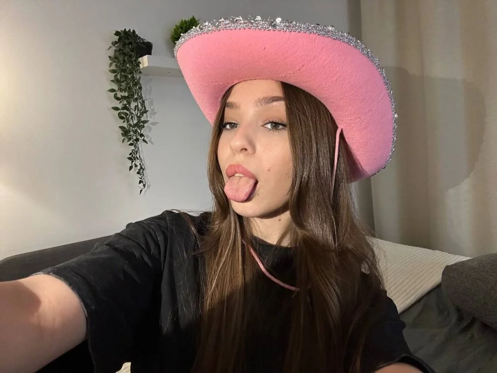 BlurryWish's Offline XXX Chat