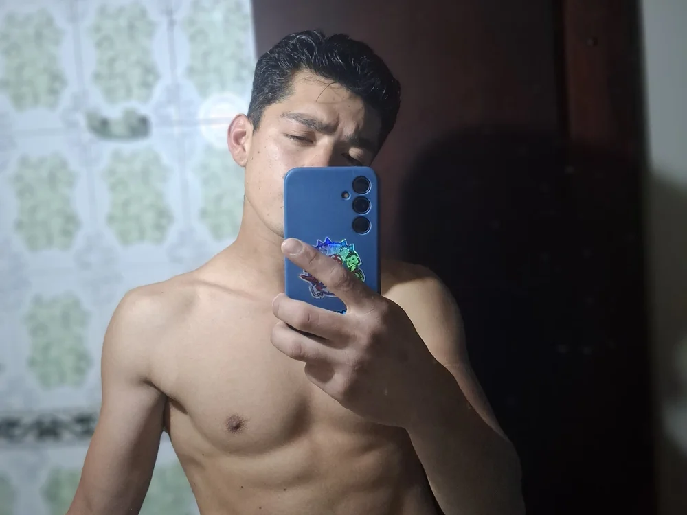Hiian_supernaughty's Offline XXX Chat