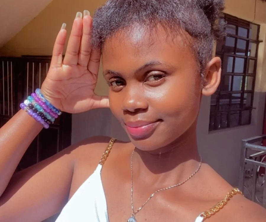 Ebony_squiter