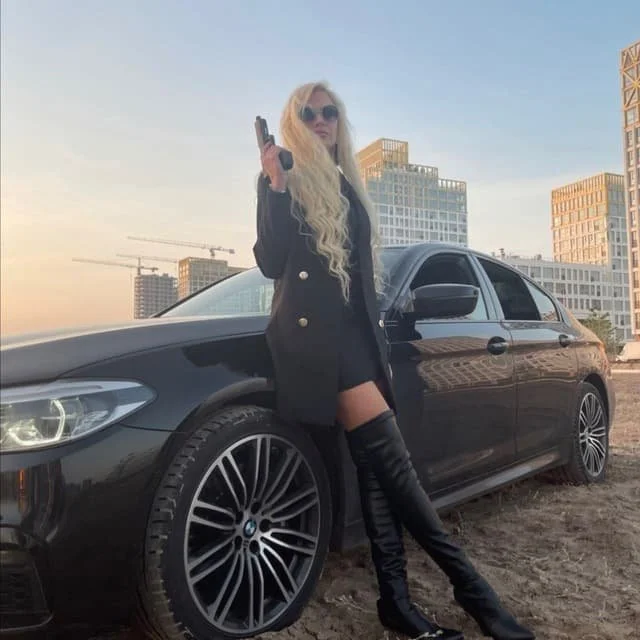 Lana_Gross' Offline XXX Chat