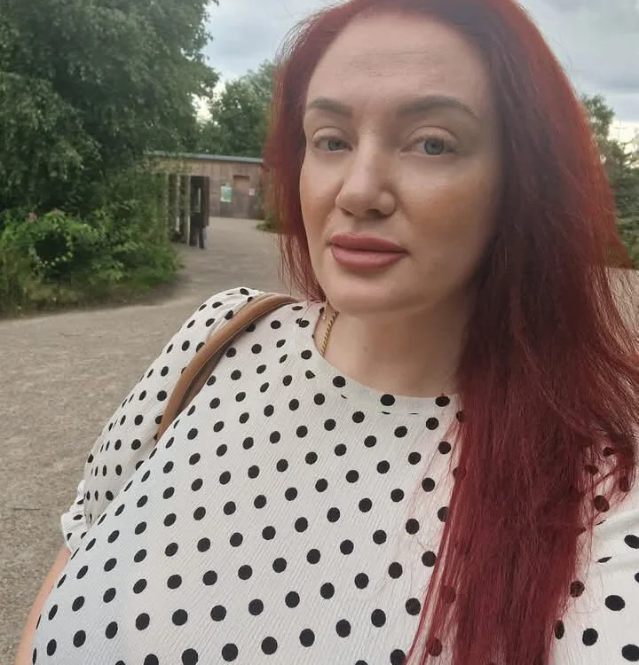 Diane77X's Offline Chat Room