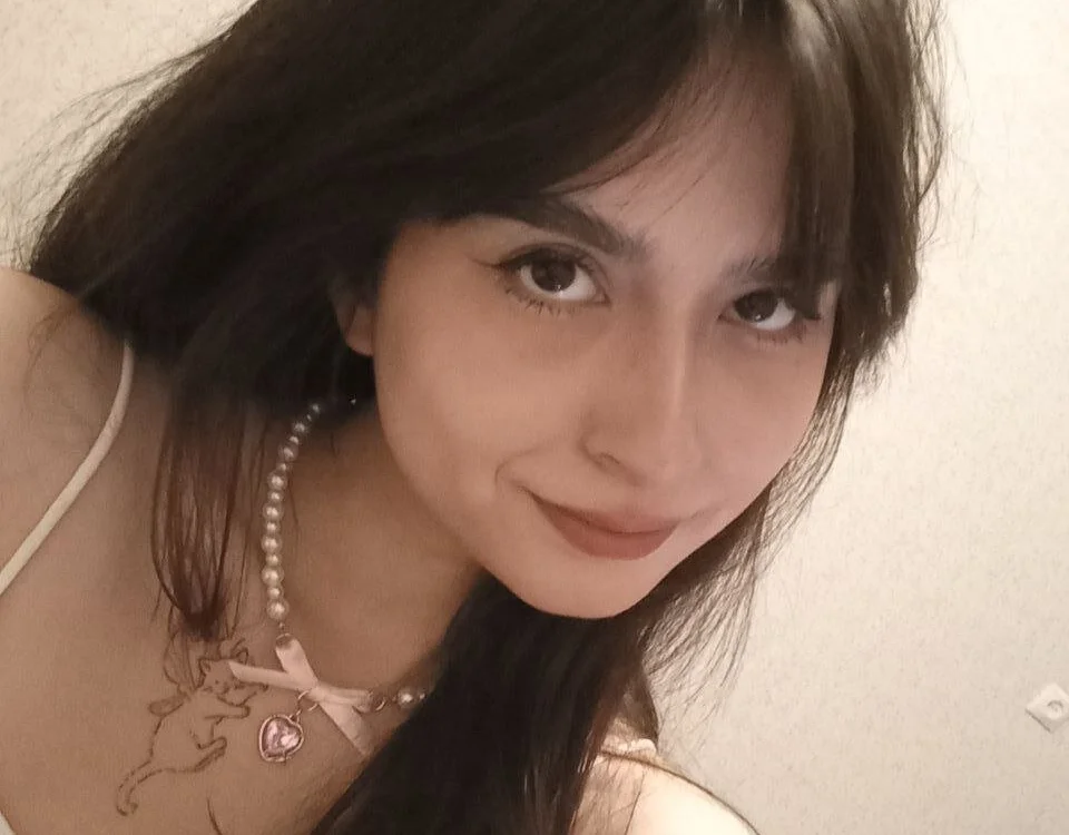 Ellle_XO's Offline Chat Room