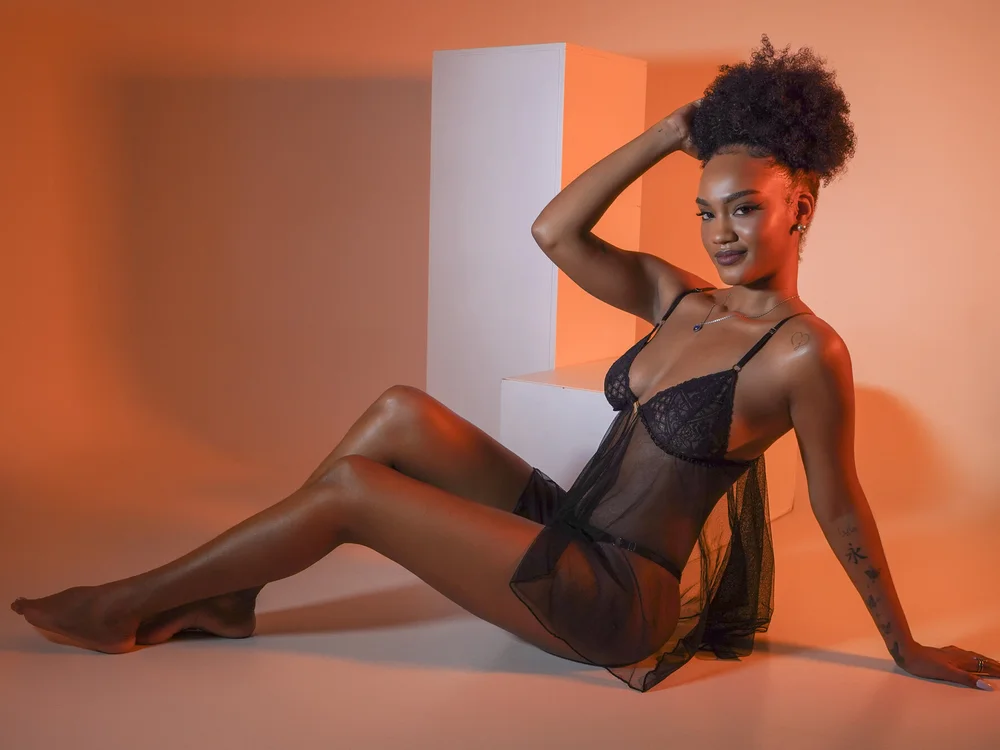 BrunettJhalen2 offline XXX-chat