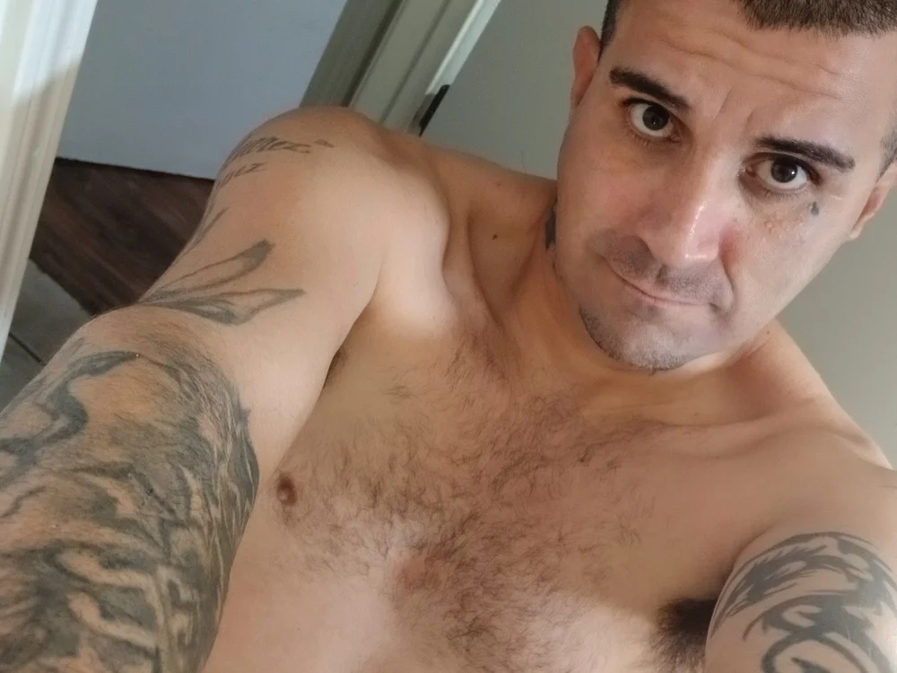 dannyboy8in's Offline XXX Chat