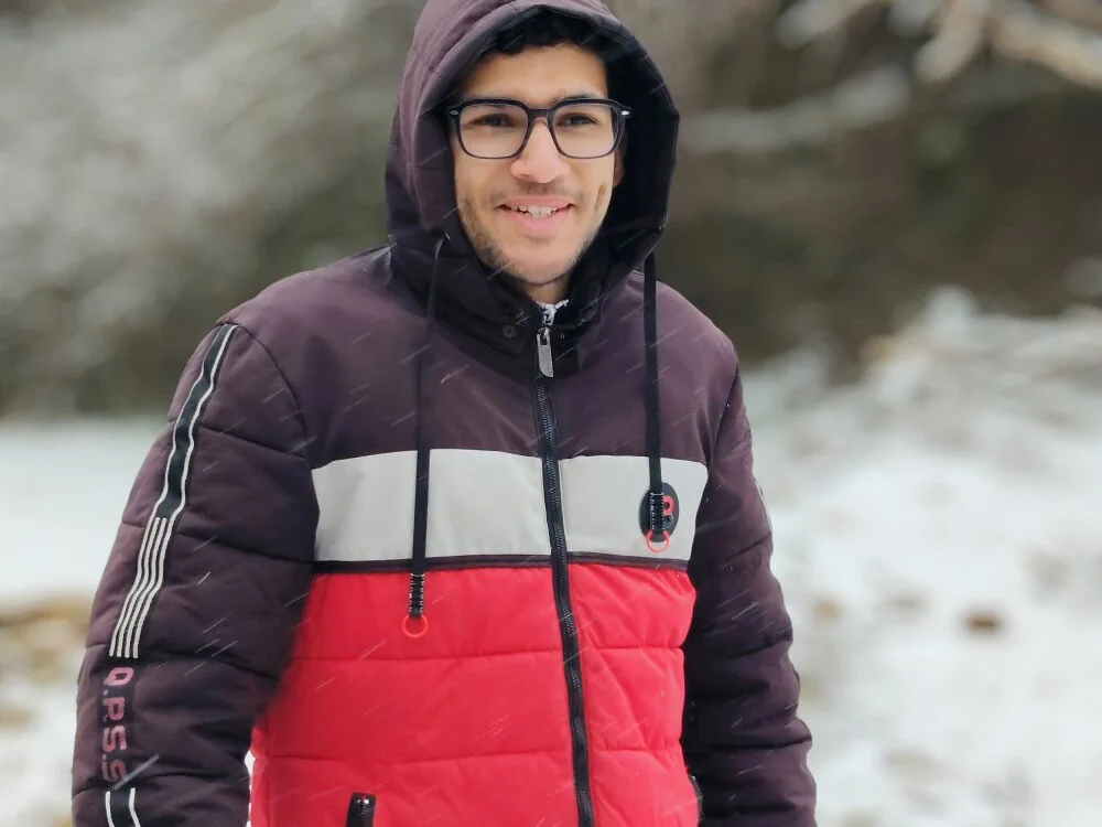 Younesgr_50 Adlı Modelin Çevrimdışı XXX Sohbeti