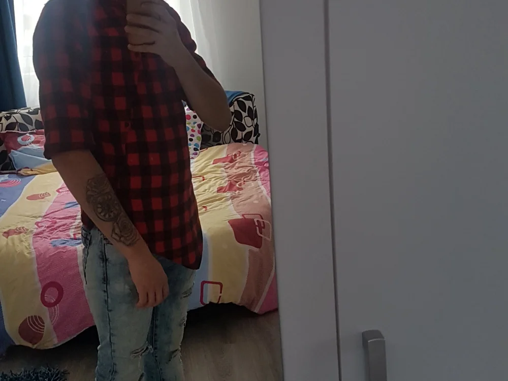Alexandru98alex's Offline XXX Chat