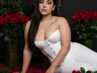 XXX chat uživo modela latin_mommy_