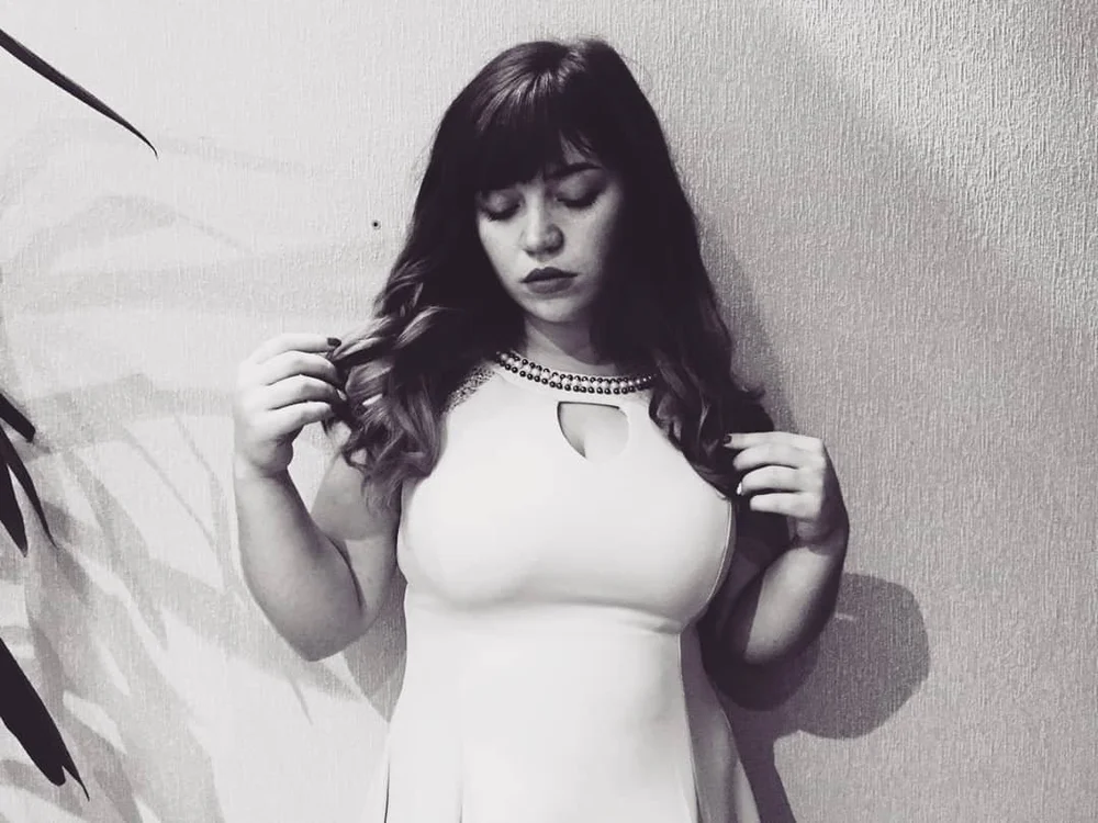 HaileyMilady's Offline Chat Room