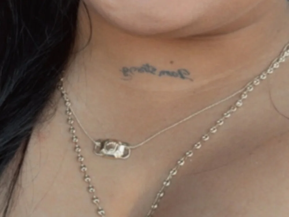 lachikii: офлайн-секс-чат