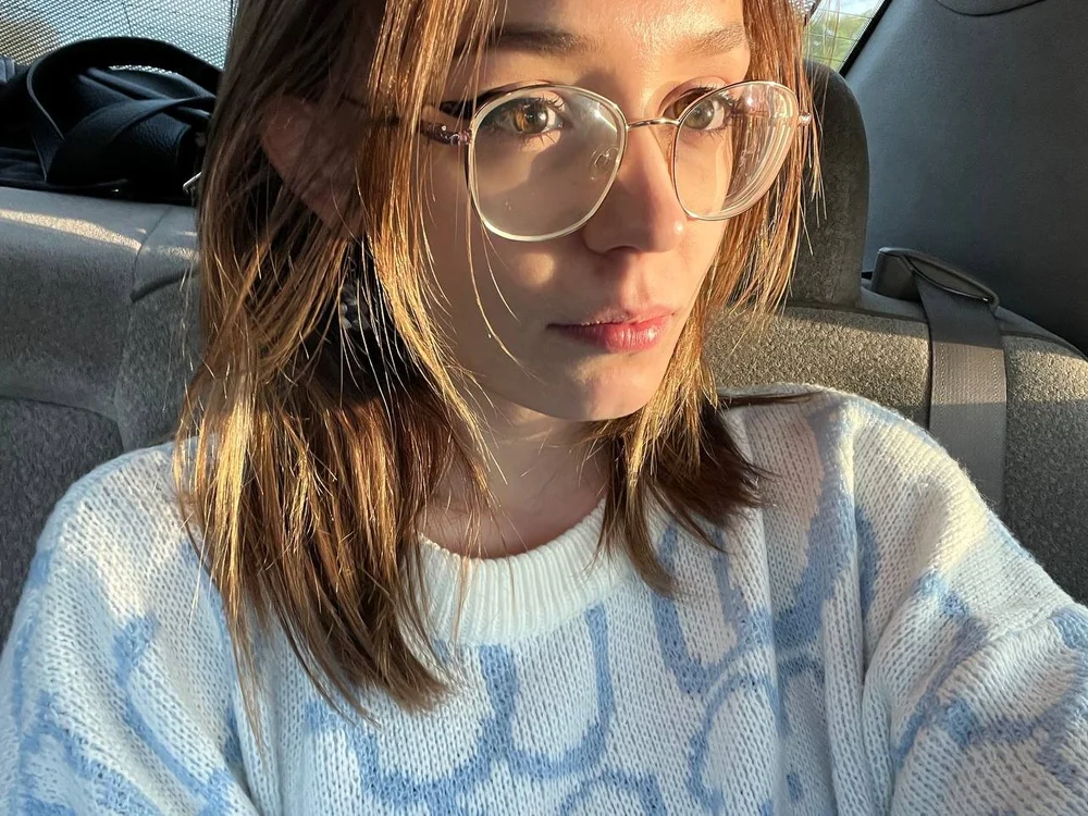 Mae_Robinson's Offline Chat Room