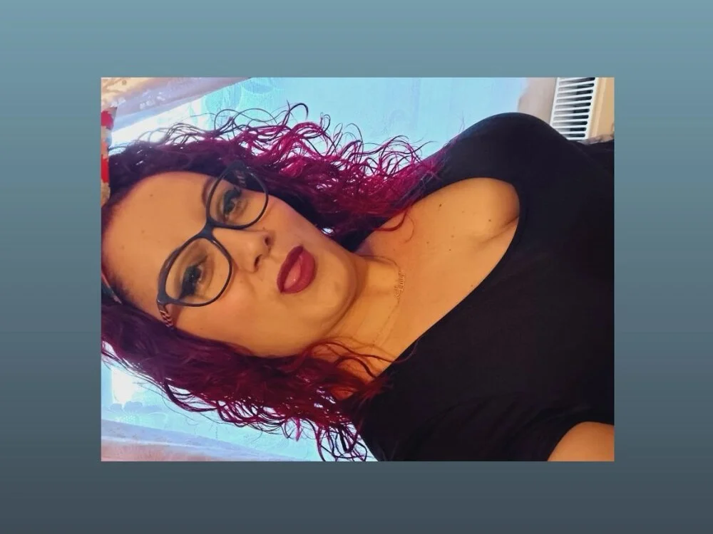 RedHair_BrunetJhon's Offline Chat Room