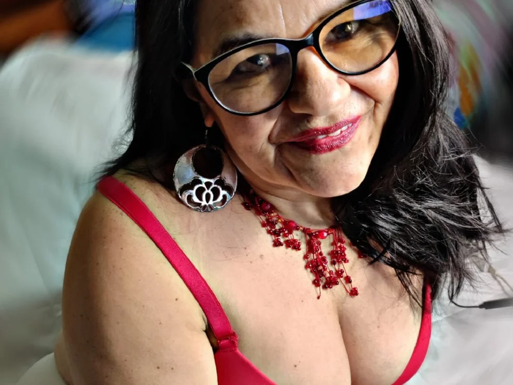 Perla9_Q's Offline Chat Room