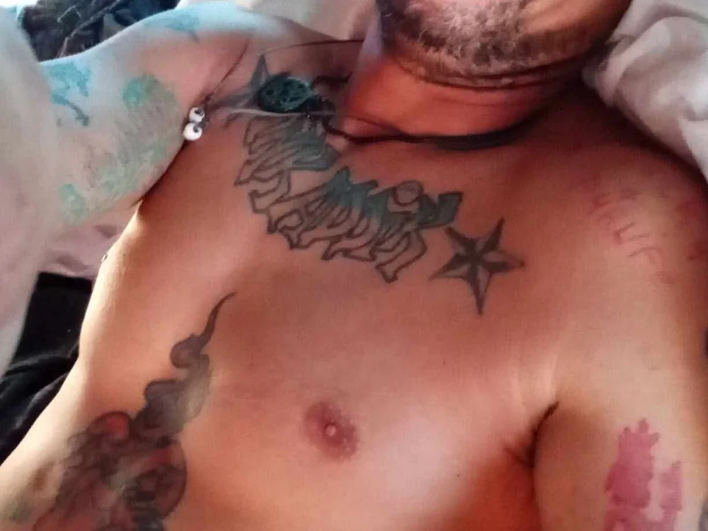 Blazinblakeb offline chatrum