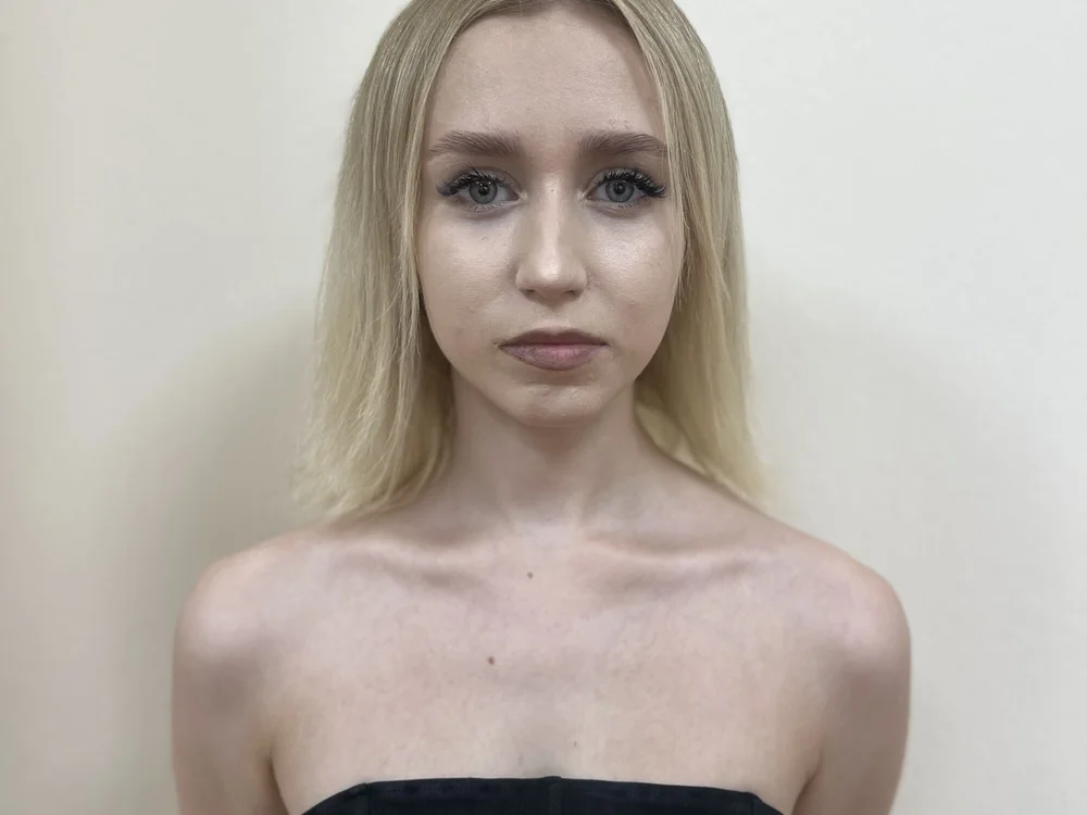 OdiliaBeecham's Offline Chat Room