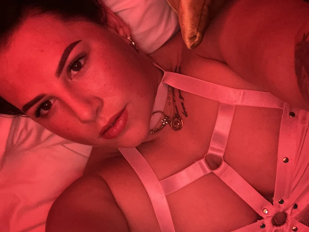 xlinastarrx Offline XXX-Chat