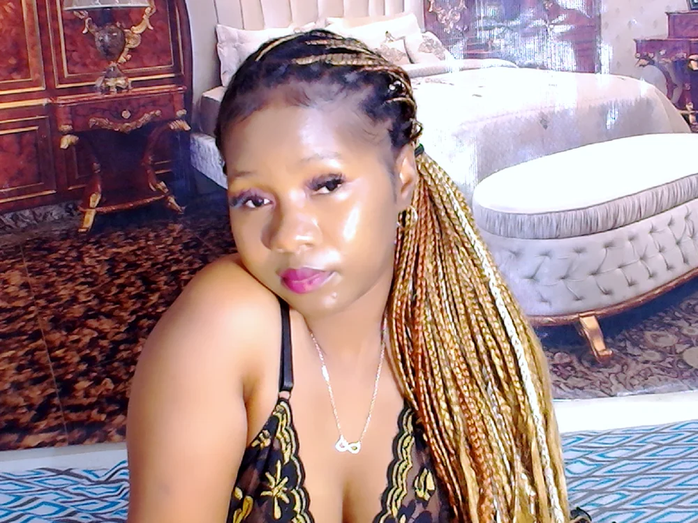 EbonyFlirtyFox Adlı Modelin Çevrimdışı XXX Sohbeti