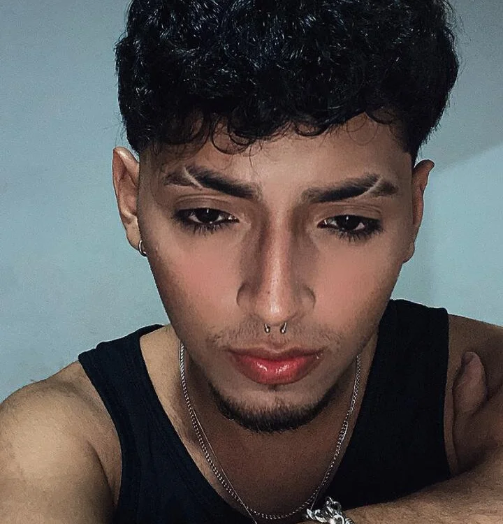 Ian_Hunter offline XXX-chat