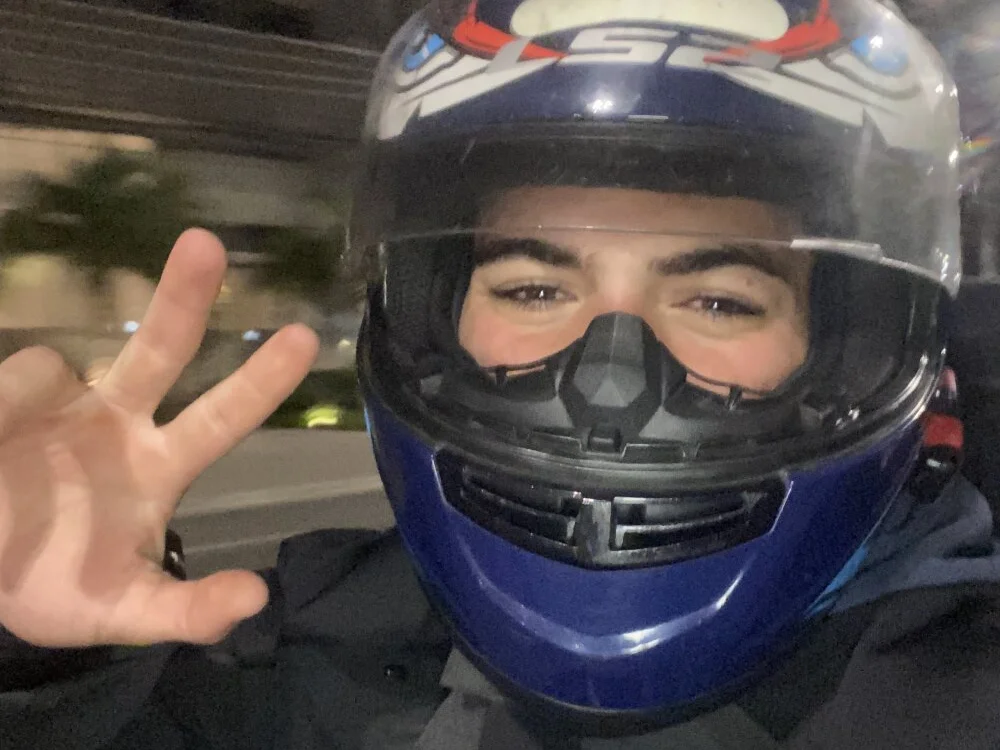 Martins2444 Adlı Modelin Çevrimdışı XXX Sohbeti