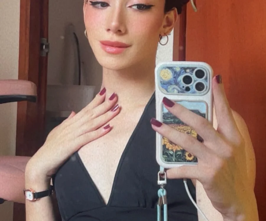 Aria_montgomeri's Offline XXX Chat