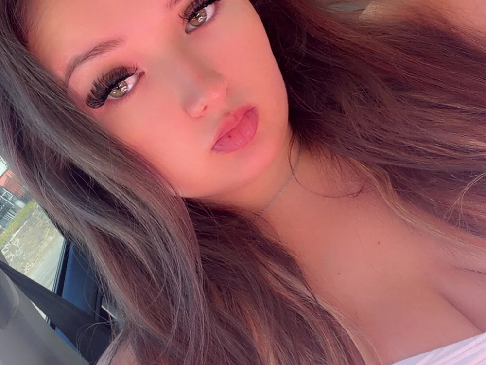BabyGirlLippy's Offline XXX Chat