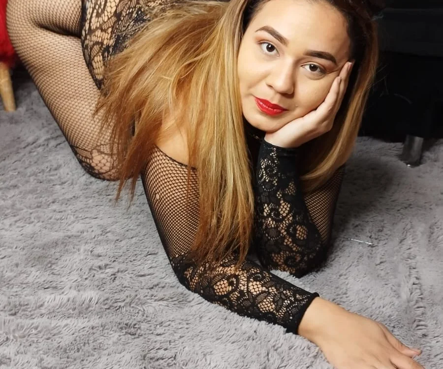 Darling_Bonnet23's Offline Chat Room