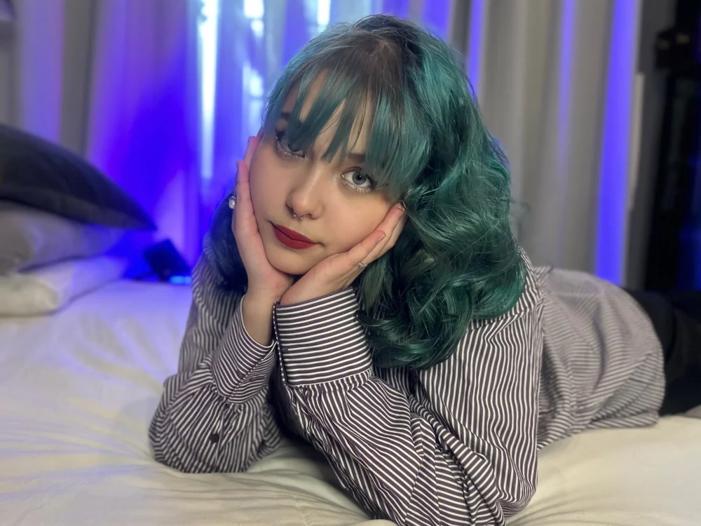 Molly_Simon's Offline Chat Room