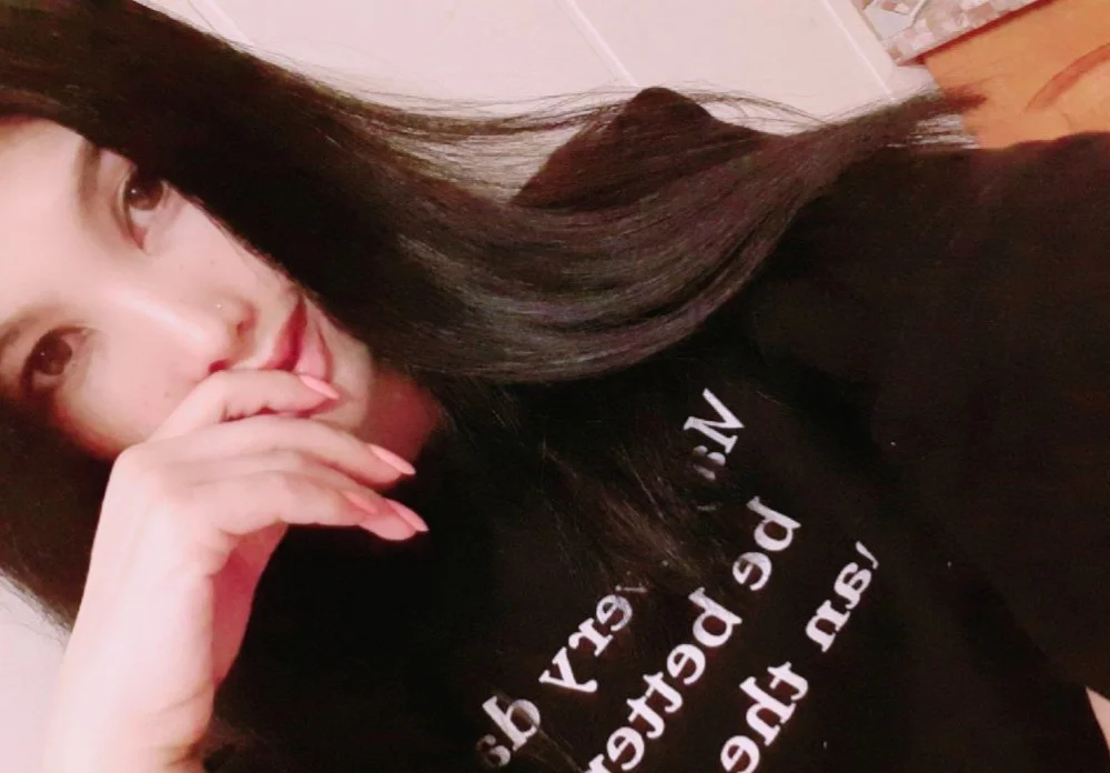 NikkiLinn's Offline Chat Room