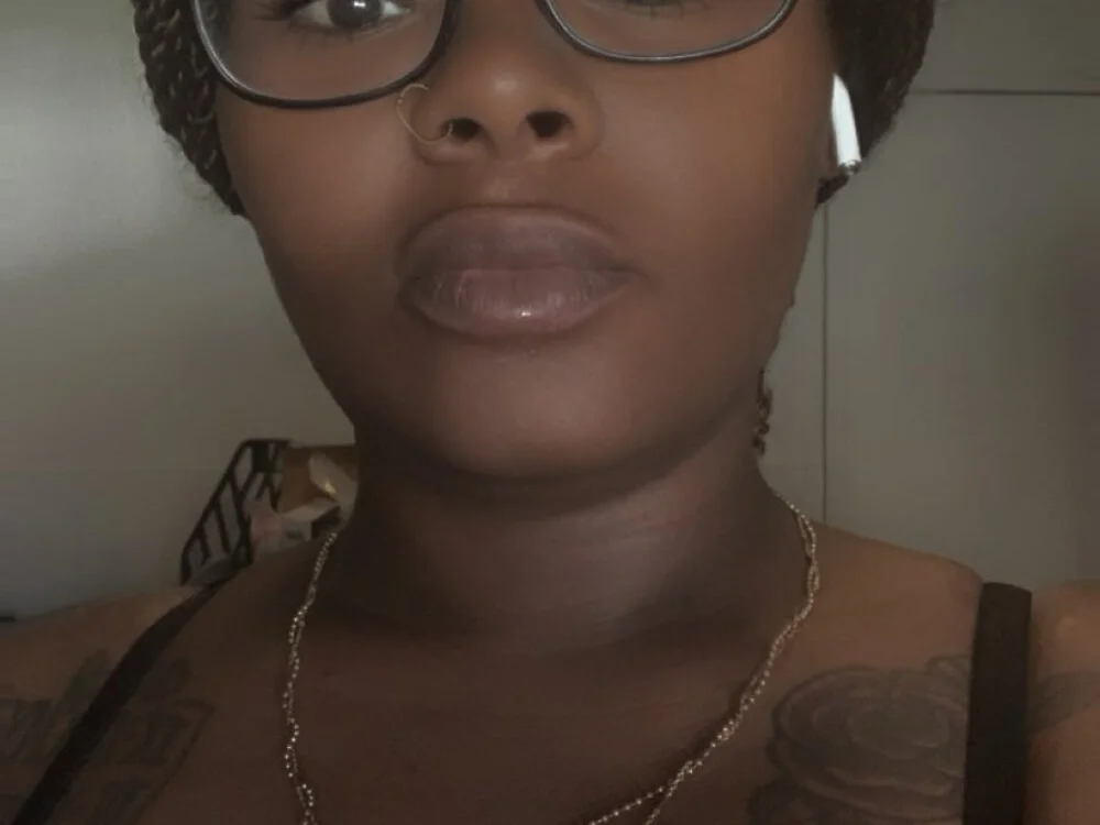 ThickChick94 offline XXX-chat