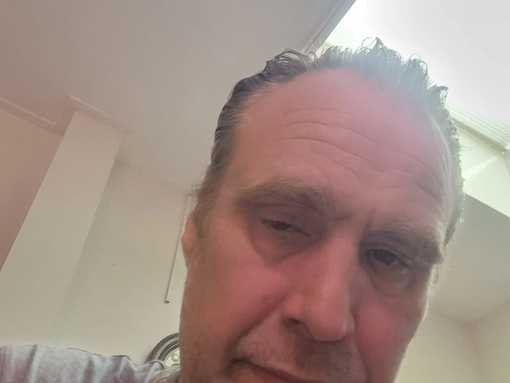 AnthonyYyyddgf offline chatrum