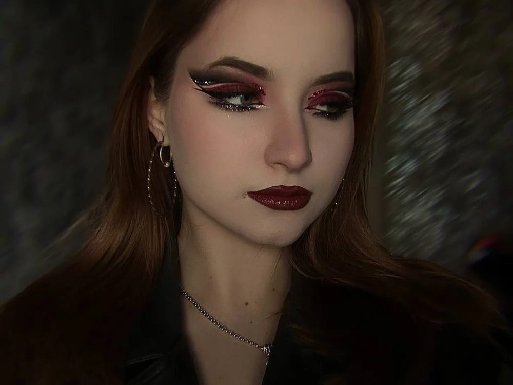 MaidaHames' Offline Chat Room