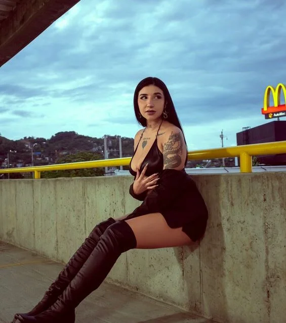 Offline XXX chat Leiaa_