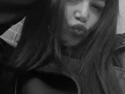 Elizabeth_kiss25