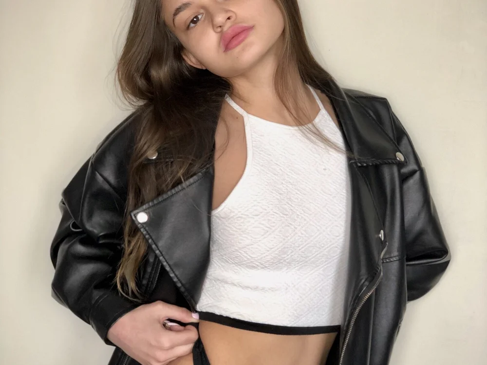 Rosaliagortizz's Offline Chat Room