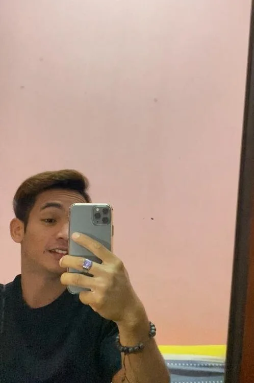 Handsome_boy97@xh offline chatrum