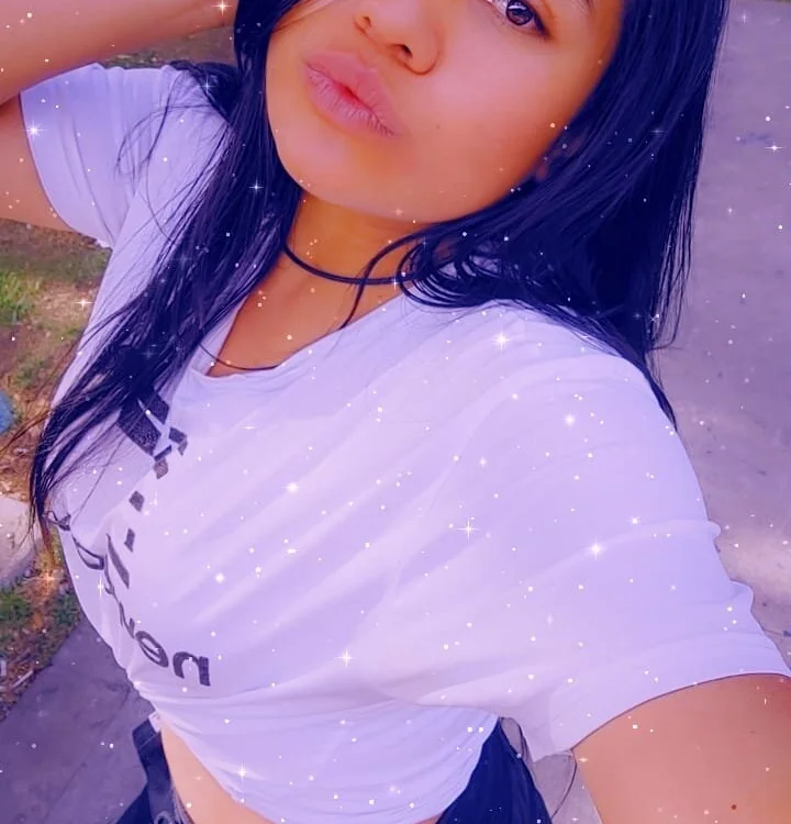 Andrea_pink's Offline XXX Chat