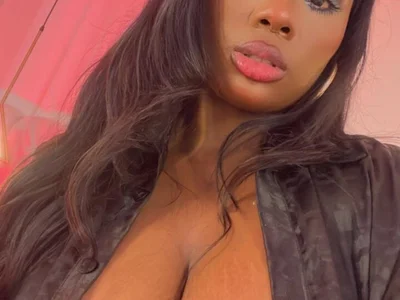 huge_boobs_ebony_