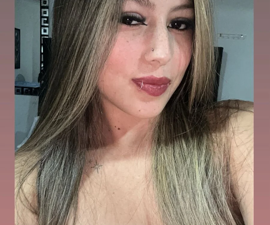 Jeniffer__Brown cam model