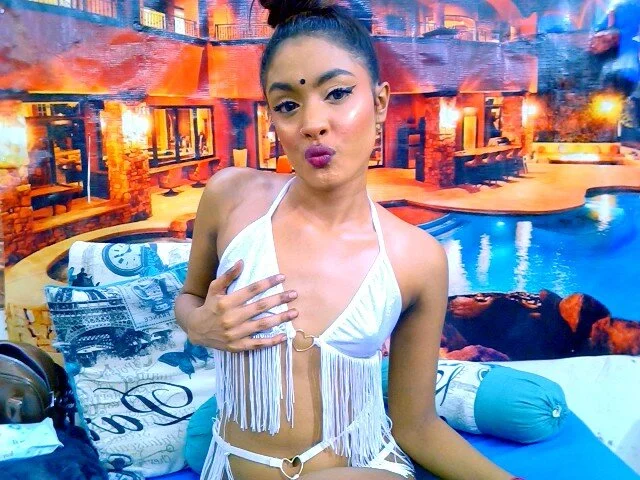 IndianPretty14u2Luv Offline XXX-Chat