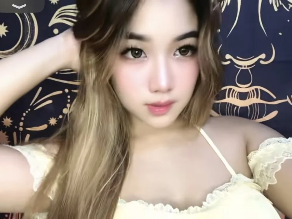 NaughtyKriselda's most recent online preview